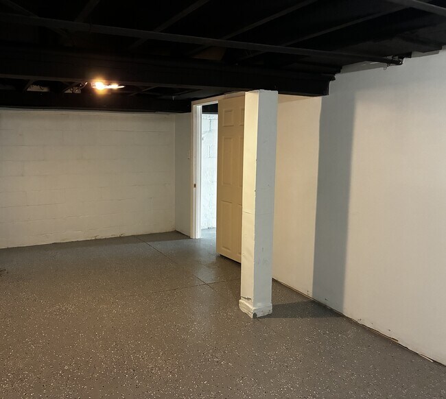 Building Photo - 3234 N Achilles St
