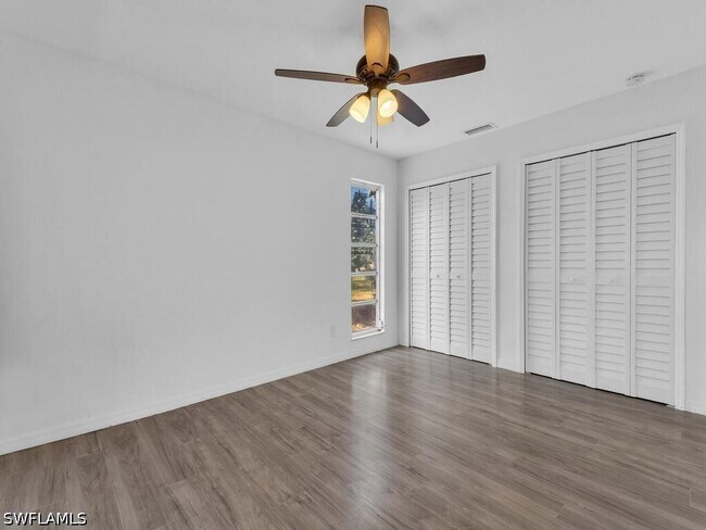 Building Photo - 5620 Foxlake Dr