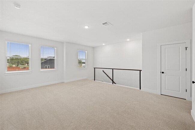 Building Photo - 1608 Kit Cir