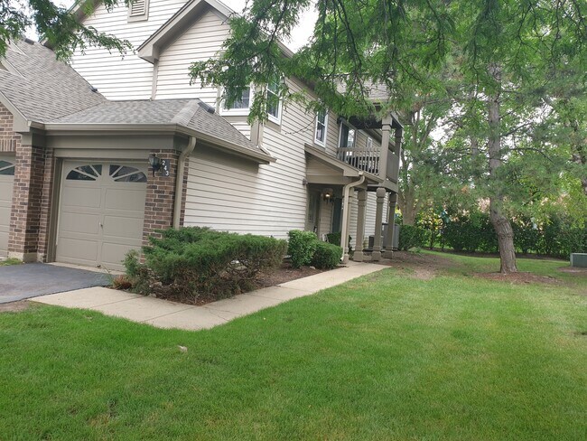 Primary Photo - 243 Old Oak Ct W