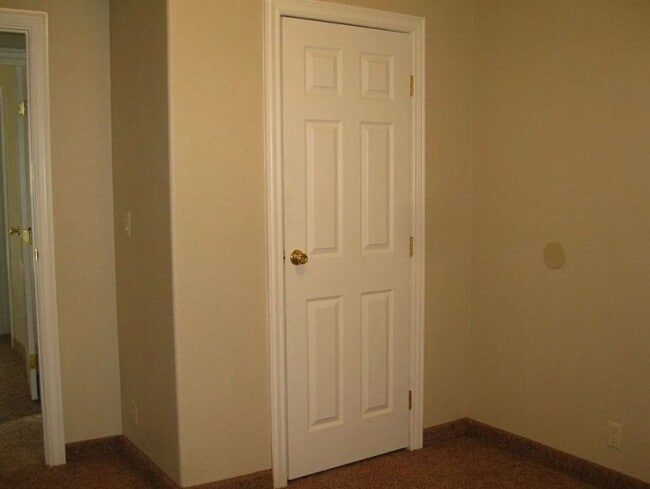 Building Photo - Comfy & Cozy Home for Rent