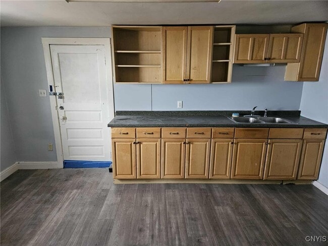 Building Photo - 521 S Wilbur Ave