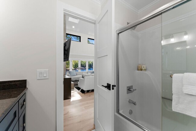 Building Photo - 3837 Fox Run