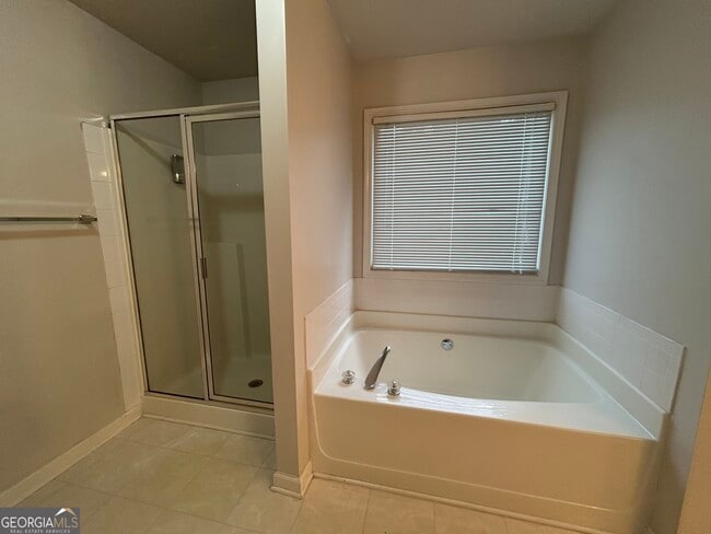 Building Photo - 5445 Silk Oak Way