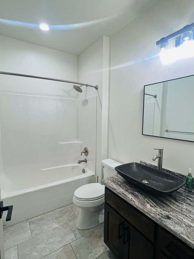 Building Photo - Newer Home - 3 Bedroom - 2 Bath - Corvallis