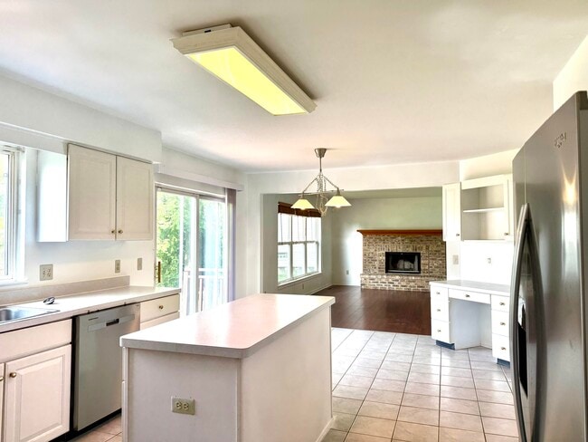 Building Photo - 2341 Timbercrest Ct