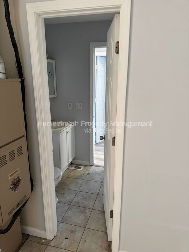 Building Photo - 850 St Bartholomew Dr