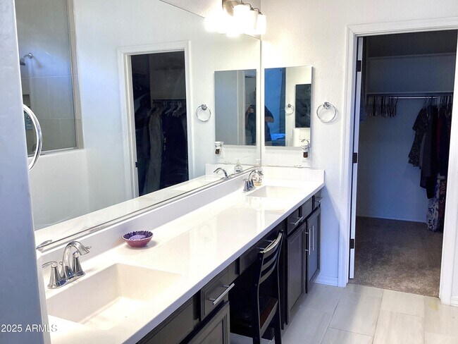 Building Photo - 12751 W Ocotillo Rd
