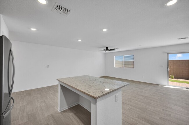 Building Photo - 6082 S Tomsik St