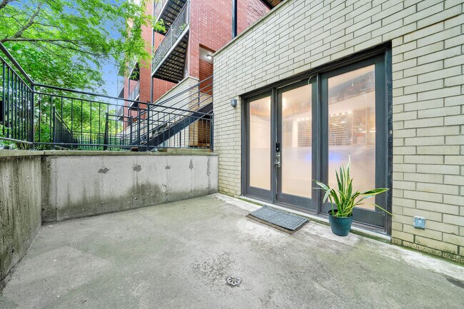 Building Photo - 25 E 26th St
