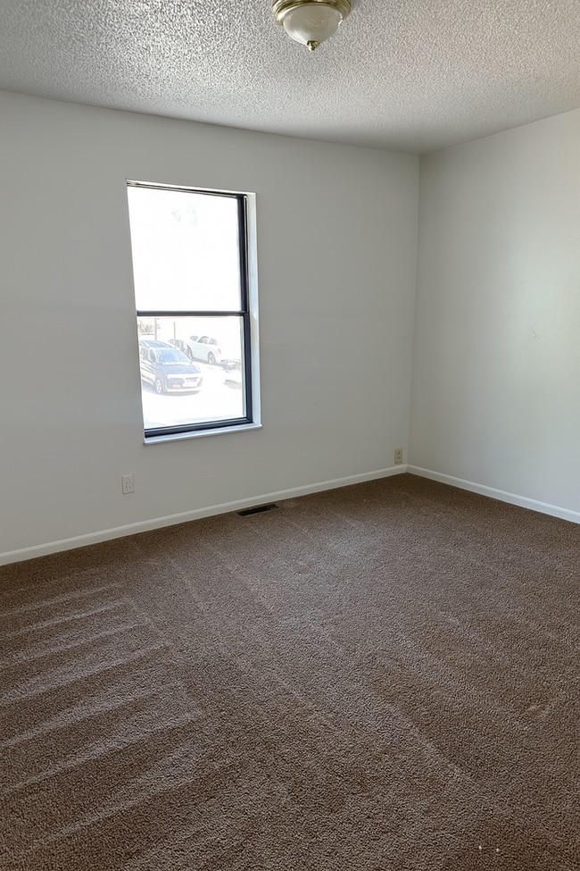 Building Photo - 2512 Elmwood Pkwy