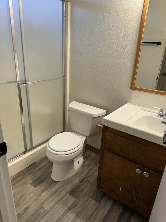 Building Photo - Beautiful Manteca 3 Bedroom Single Story H...