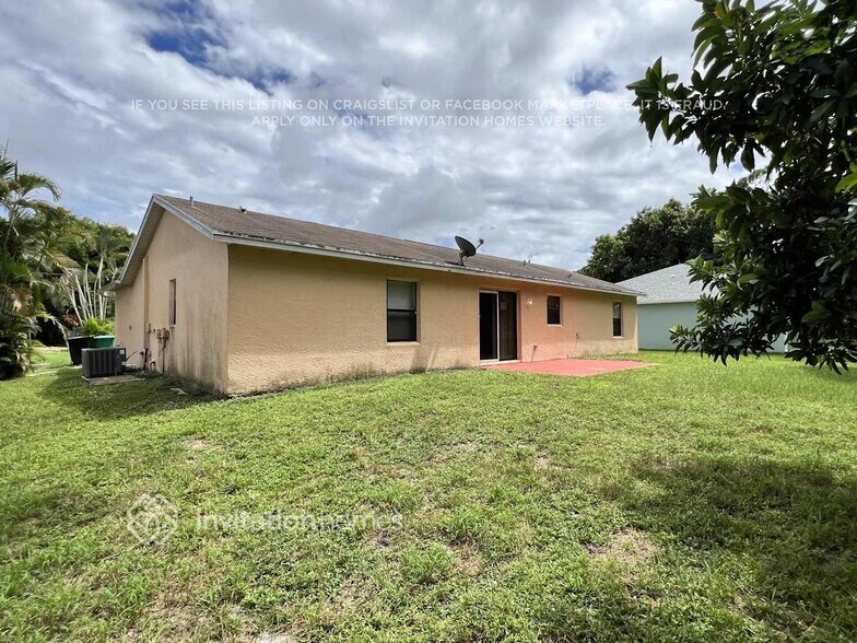 Building Photo - 3020 SW Vittorio St