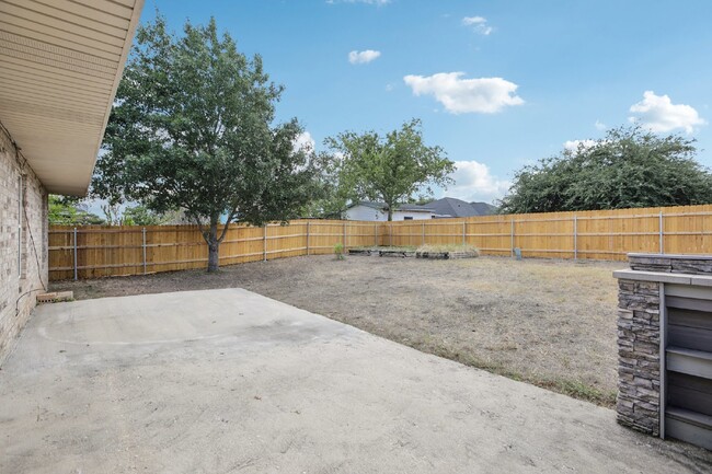 Building Photo - Beautiful Home in Leander