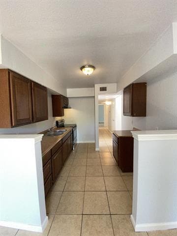 Building Photo - 6810 Trail Lake Dr