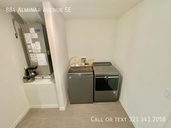 Building Photo - 884 Alminar Ave SE