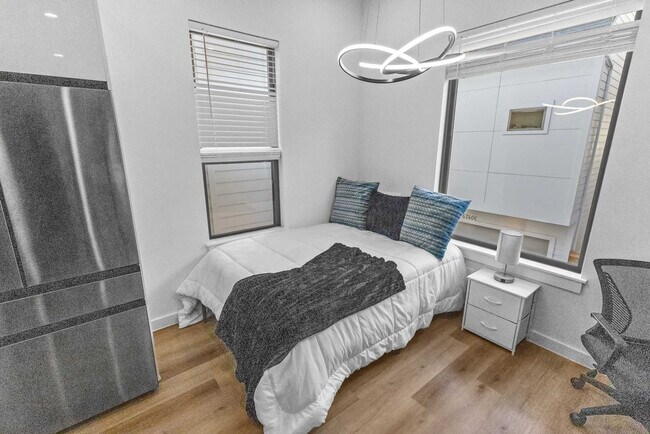 Building Photo - 6742 Peerless St