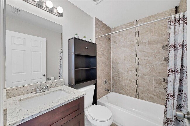 Building Photo - Duplex Unit For Rent In Port Charlotte