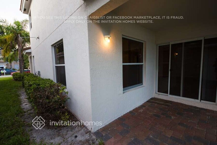 Building Photo - 6117 Adriatic Way