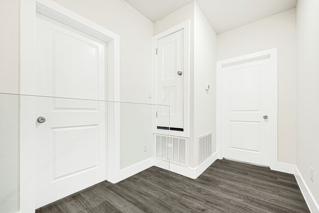 Building Photo - 6713 St Augustine St