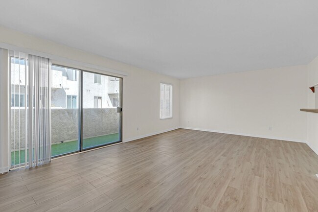 Building Photo - 1422 Rock Glen Ave