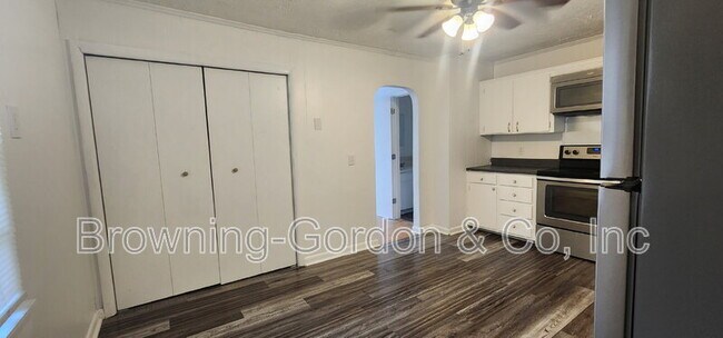 Building Photo - 2514 Glenrose Ave