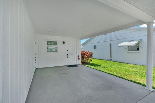 Building Photo - 5996 Hibiscus Dr
