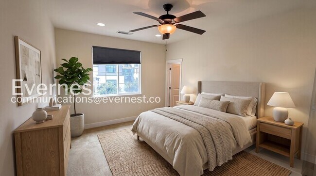 Building Photo - 3-Bed/3.5-Bath Townhome/ Available Now!