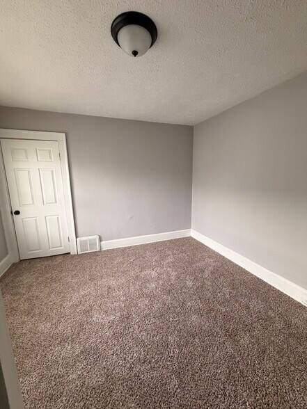 Building Photo - 156 Arthur Ave