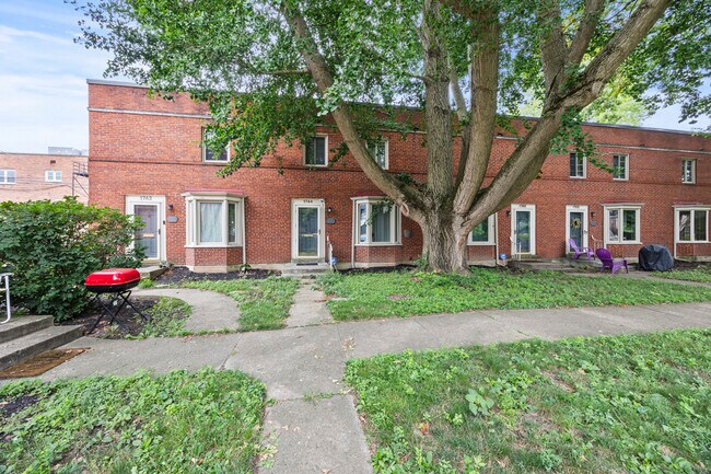 Primary Photo - 1750 E Broad St