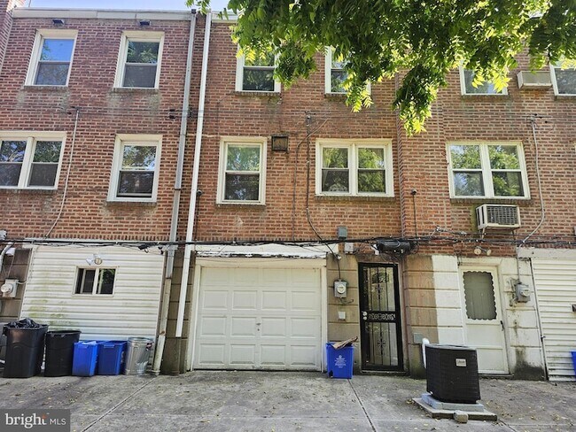 Building Photo - 1521 West End Dr