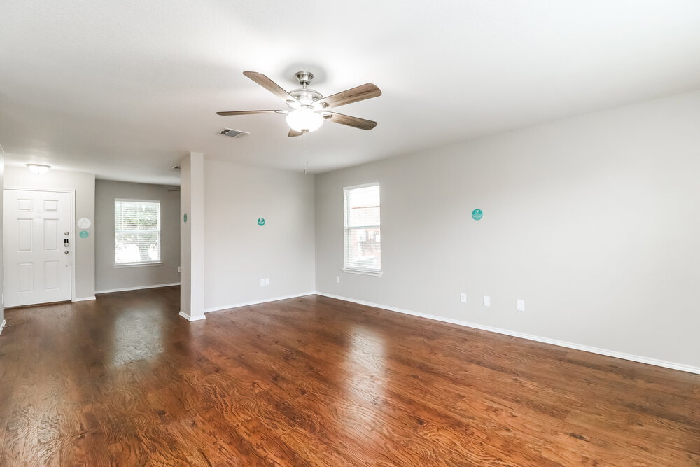 Building Photo - 3424 Cayman Dr