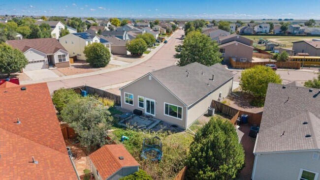 Building Photo - 8402 Snowdrop Ct
