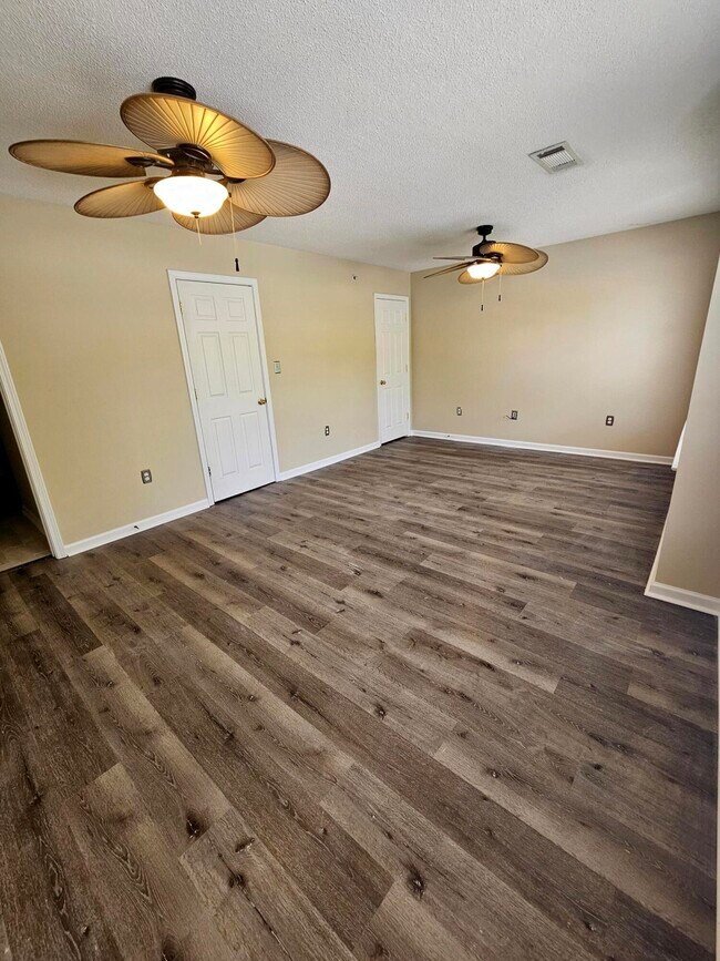 Building Photo - 357 Crooked Pine Trail