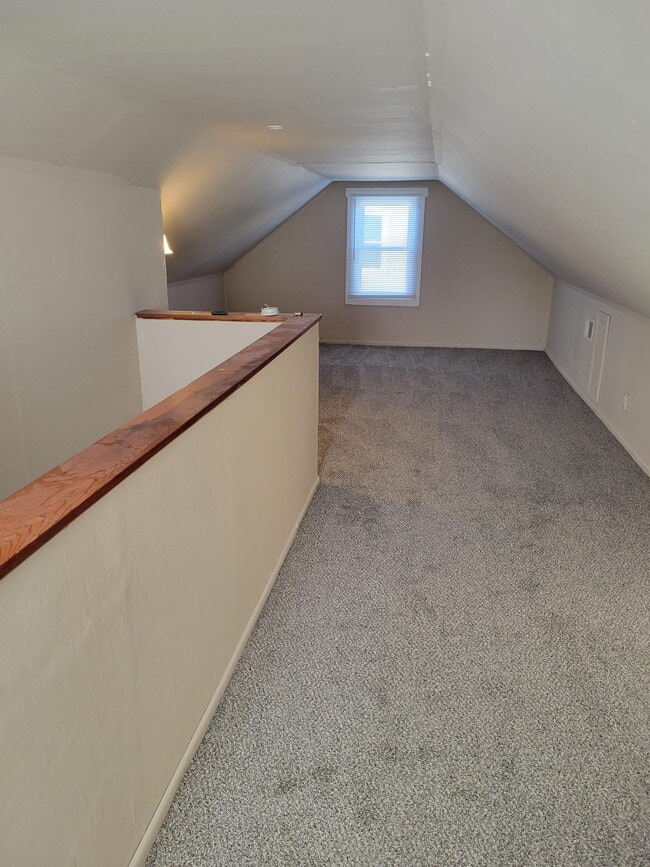 Building Photo - 332 Ashwood Ave