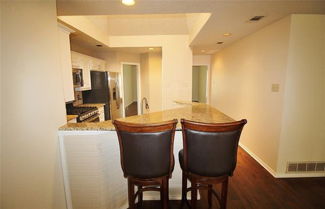 Building Photo - 906 Moore St