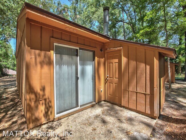 Building Photo - 2 br, 1.5 bath House - 4791 Leah Court