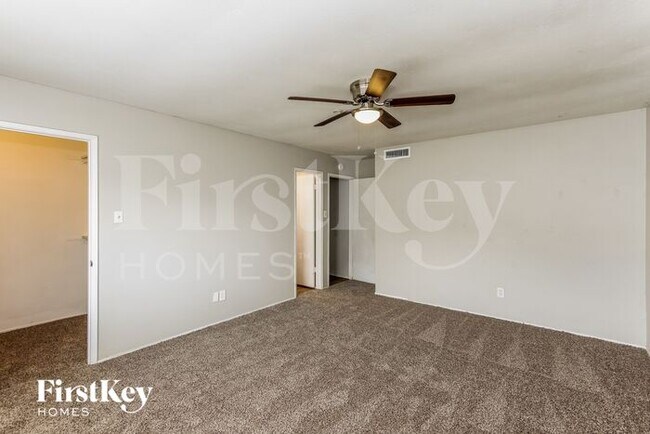 Building Photo - 3537 Rockcrest Dr