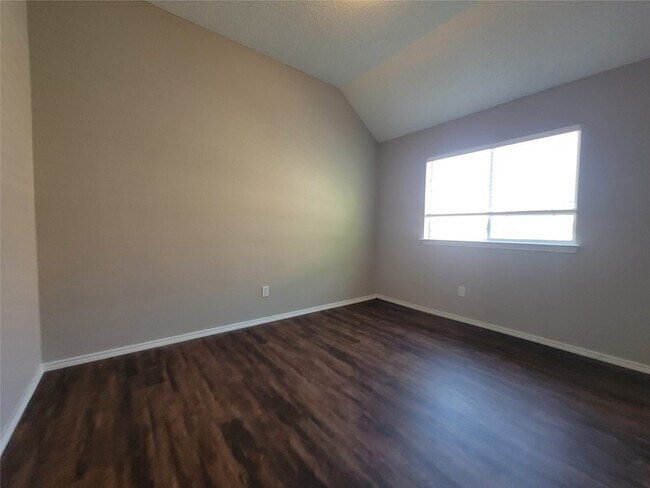 Building Photo - 1020 Parkwood Trail