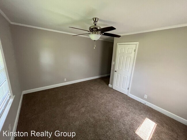 Building Photo - 3 br, 2 bath House - 550 Tyree Rd.