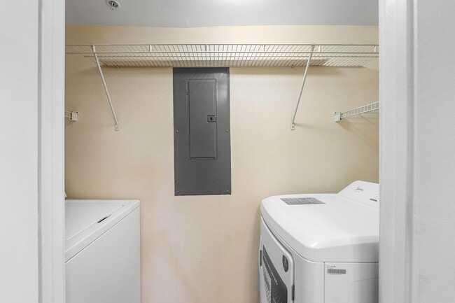 Building Photo - 900 Scotia Dr