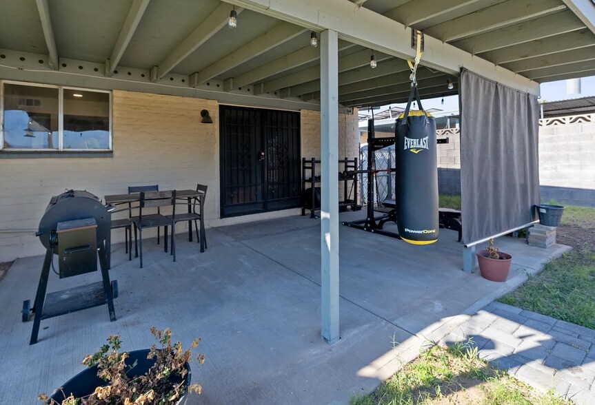 Building Photo - 8001 E Nicaragua Dr