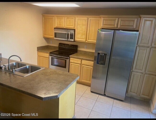 Building Photo - 8710 Hibiscus Ct