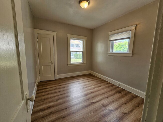 Building Photo - Idlewood Ave