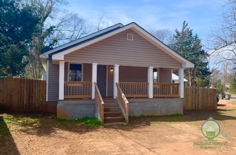 Building Photo - 205 Blackwood St