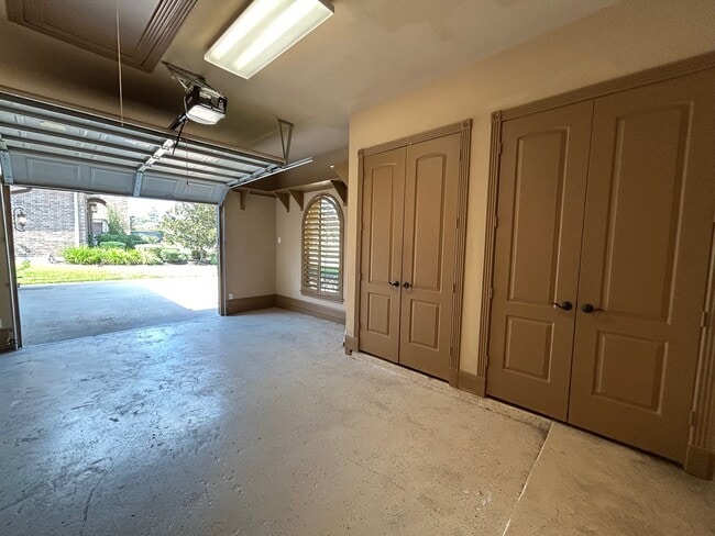 Building Photo - 7511 Raes Creek Dr