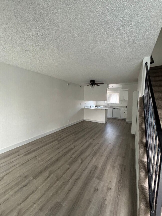 Interior Photo - 12909 Cordary Ave