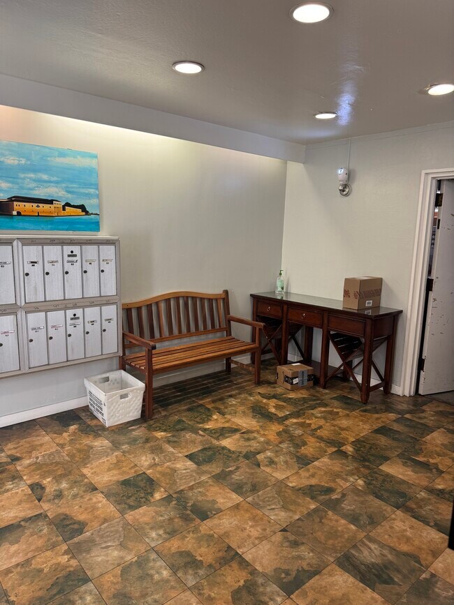 Building Lobby - 1725 Oxford St