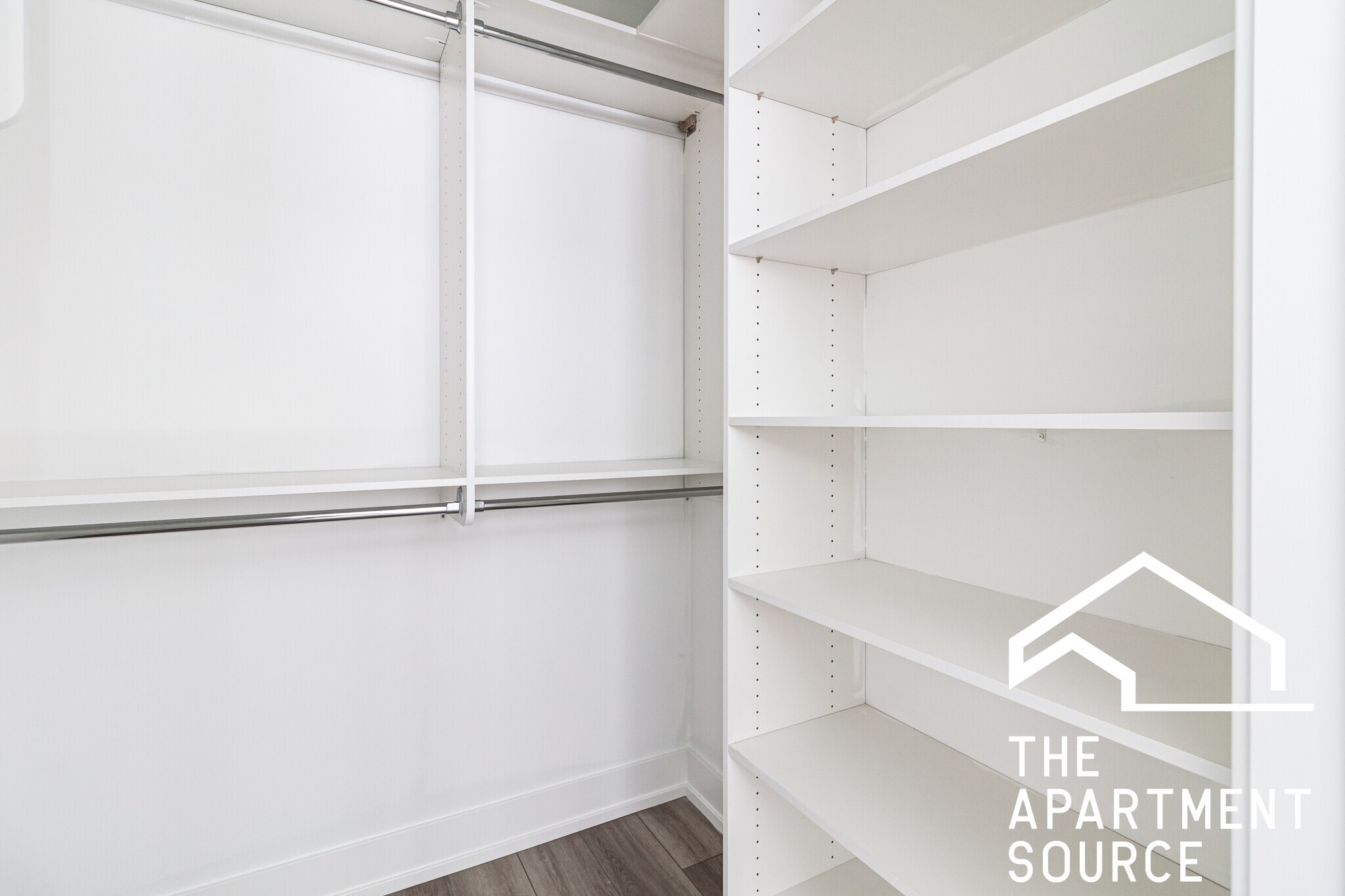 Building Photo - 3939 N Janssen Ave