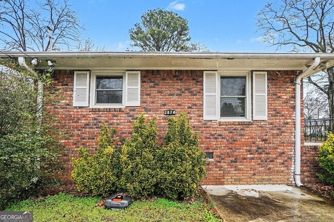 Building Photo - 2874 Cheney St